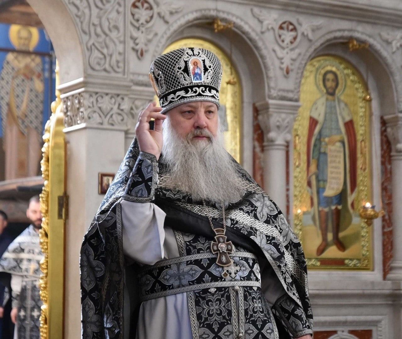 В Александро-Невском соборе после Литургии Преждеосвященных Даров было совершено молебное пение святому Феодору Тирону. 